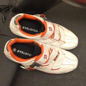 Peloton cycling shoes size 39 clip-in